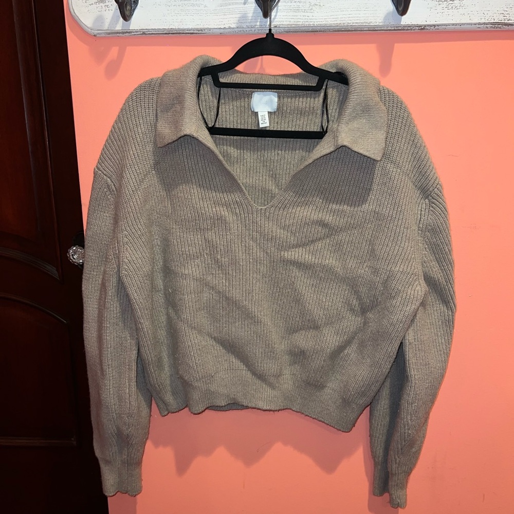 H&M Women's V-Neck Sweater in Tan